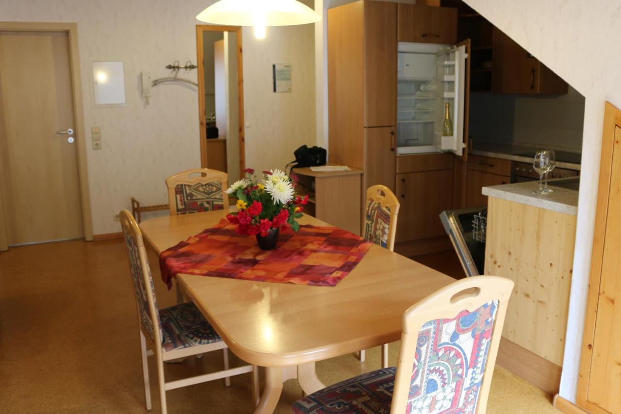 Weingut & Strausswirtschaft Vogel Apartamento Vogtsburg Exterior foto