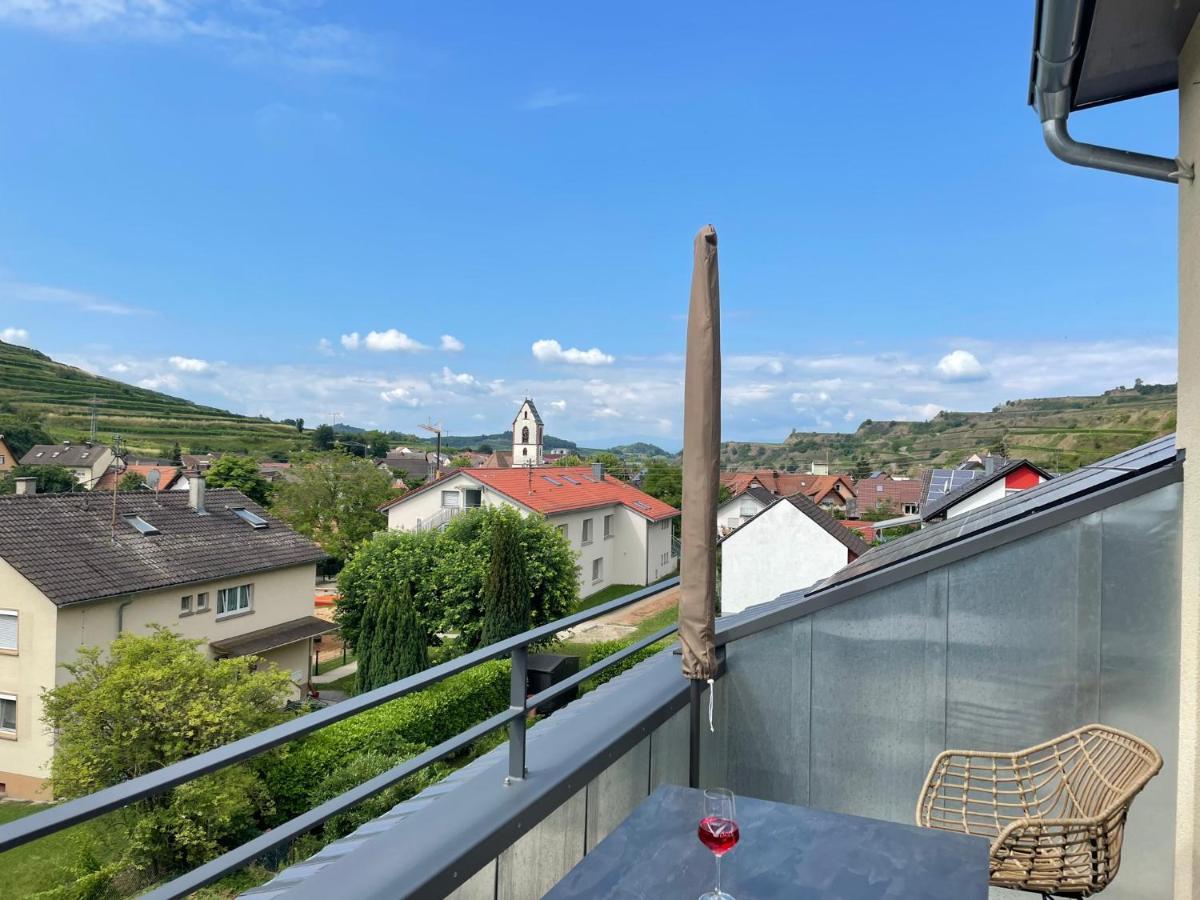 Weingut & Strausswirtschaft Vogel Apartamento Vogtsburg Exterior foto